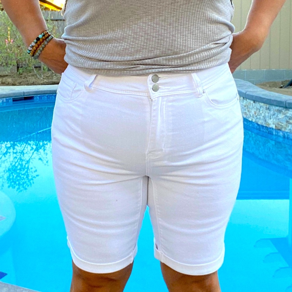 Wax High Waist Bermuda Shorts- White